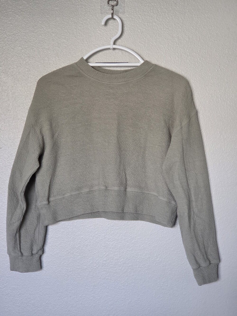 Lululemon Cropped Crewneck Sweater - Sage Green S/M Oversized